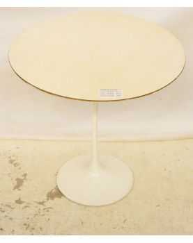 Small Pedestal Table Wooden Top and Metal Legs KNOLL