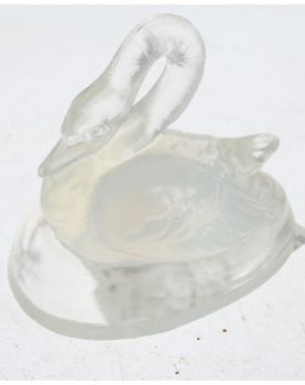 Small Swan in Opalescent Glass VERLYS