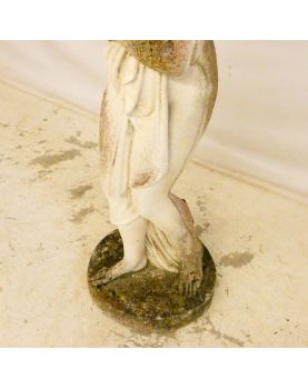 Statue Femme Drapée en Béton Moulé