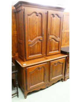 2 Body Sideboard with Key