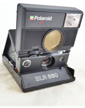 Polaroid SLR 680 dans son Étui et sa Boite