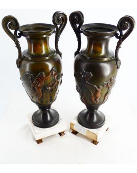 Paire de Vases en Régule Décor Antique sur Socle en Marbre