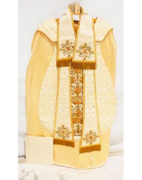 Chasuble Jaune Dorée avec Manipule