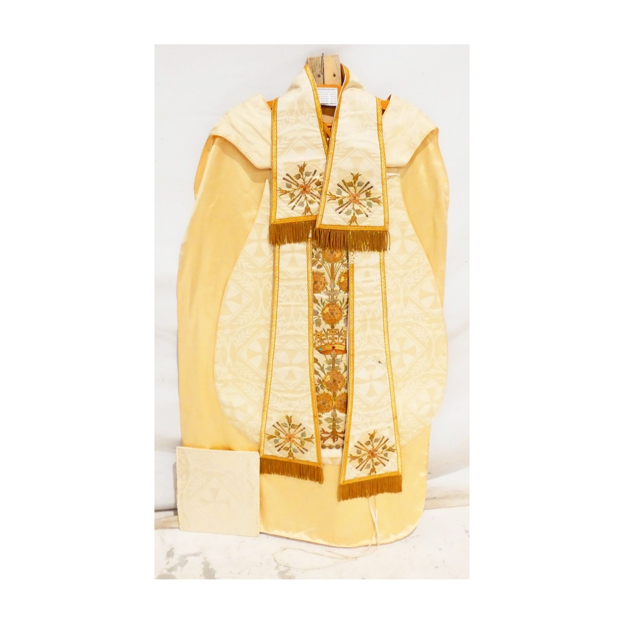 Chasuble Jaune Dorée avec Manipule Chasuble Jaune Dorée avec Manipule
