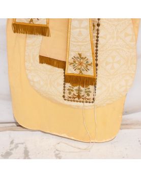 Chasuble Jaune Dorée avec Manipule