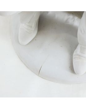 Sujet en Biscuit Blanc Homme Au Pichet