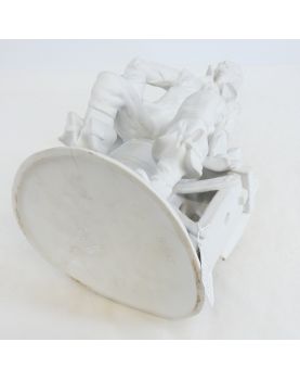Sujet en Biscuit Blanc Homme Au Pichet
