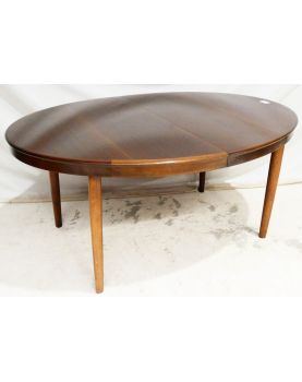 Table Ovale Danoise sans Allonge Attribuée à BRAMIN