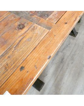 Table Rectangulaire Style Industriel avec Pied en Fonte et Plateau en Orme