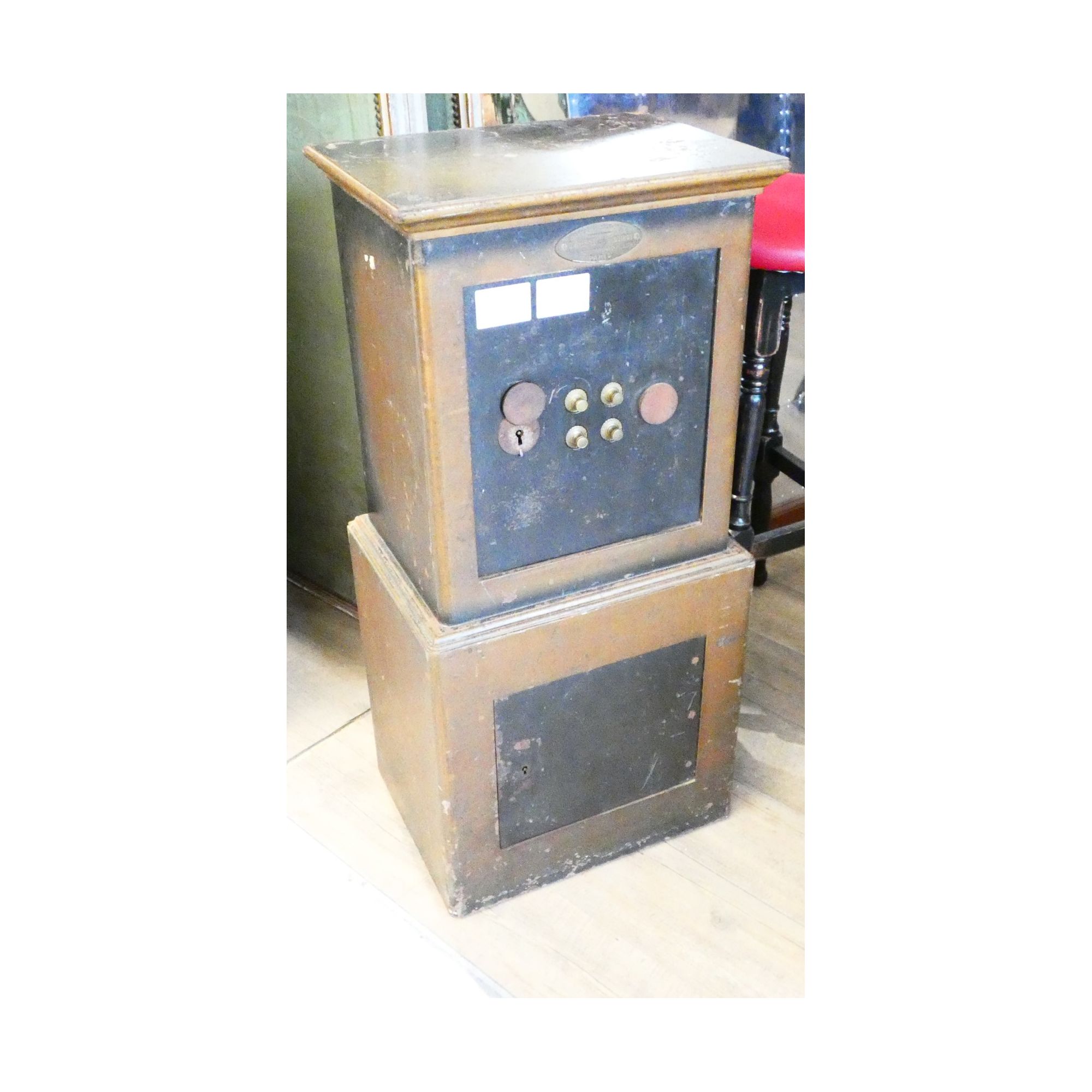 VILLEREL Safe with Key VILLEREL Safe with Key