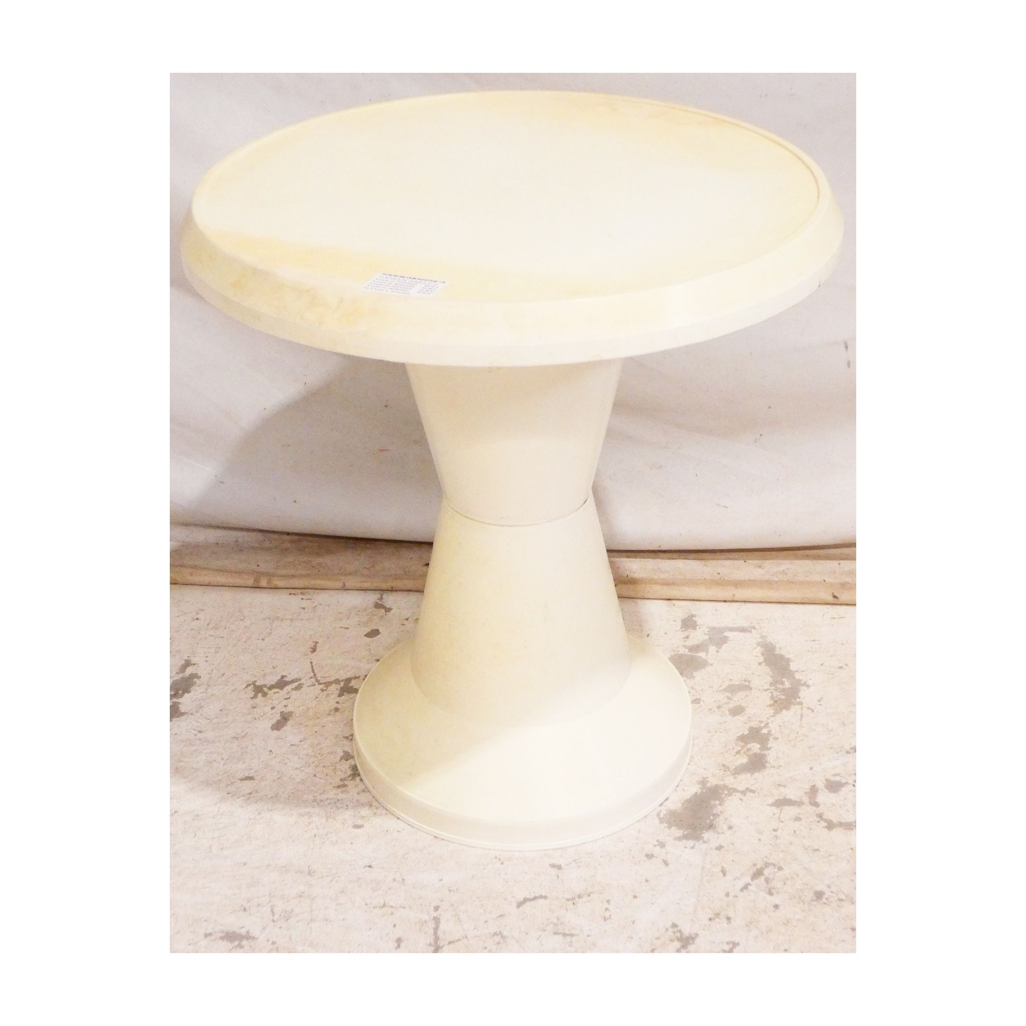 Diabolo Giganplast White Side Table Diabolo Giganplast White Side Table