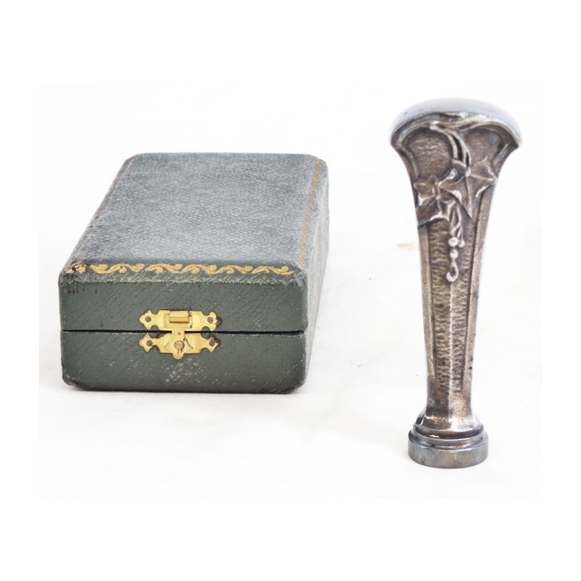 AF seal by H. MOREAU in its case AF seal by H. MOREAU in its case