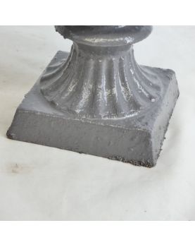 Paire de Petites Vases Médicis Peint en Gris