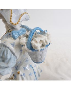 Couple en Porcelaine Polychrome