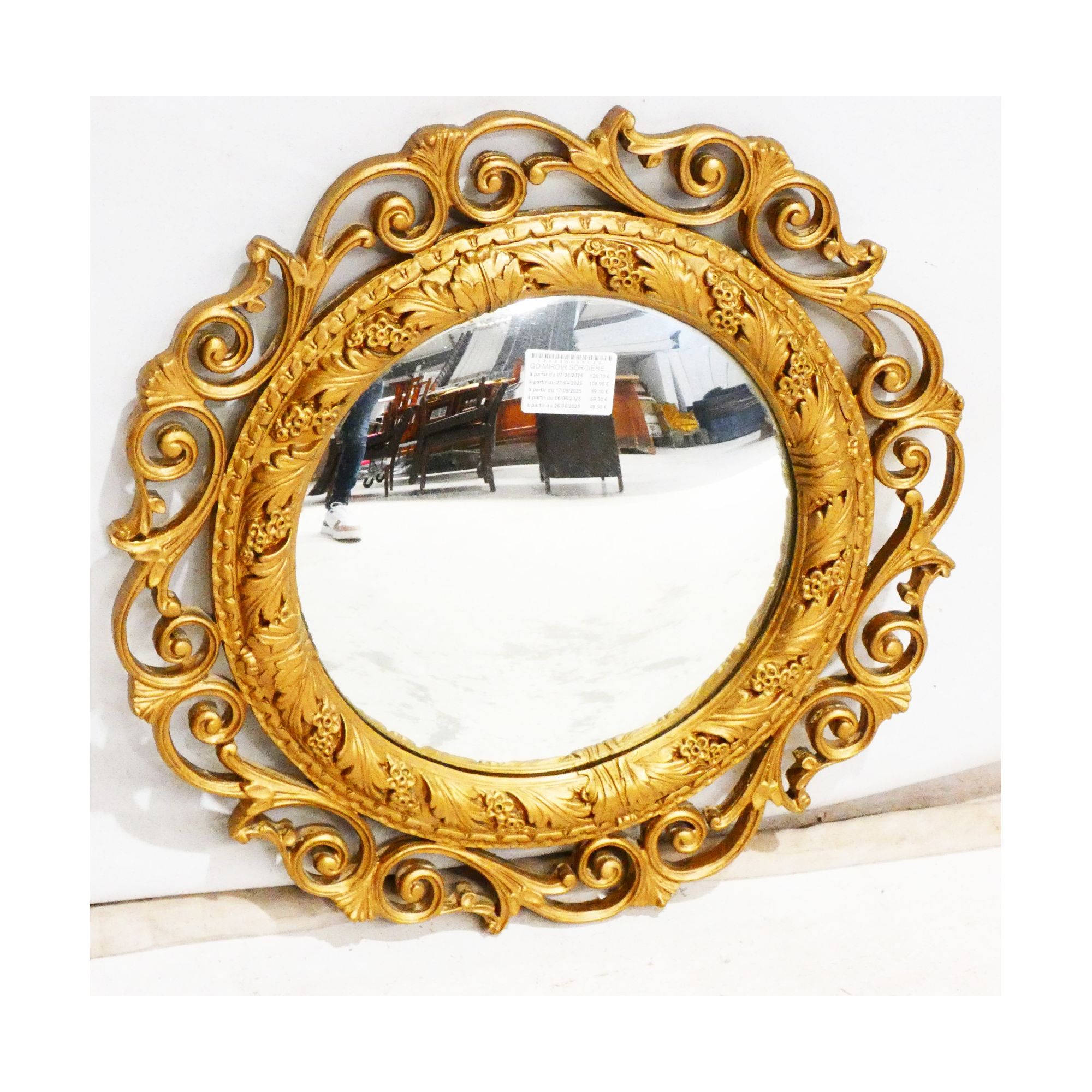 Miroir de Sorcière Bombé Cadre Mouluré et Ajouré Miroir de Sorcière Bombé Cadre Mouluré et Ajouré