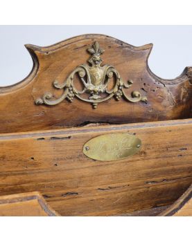 Porte Courrier en Bois et Laiton