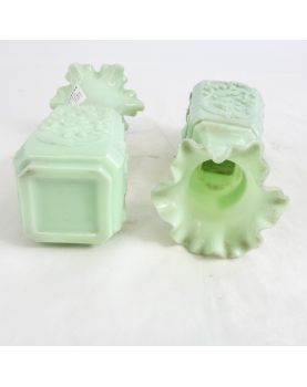 Paire de Vases en Opaline Couleur Vert Amande