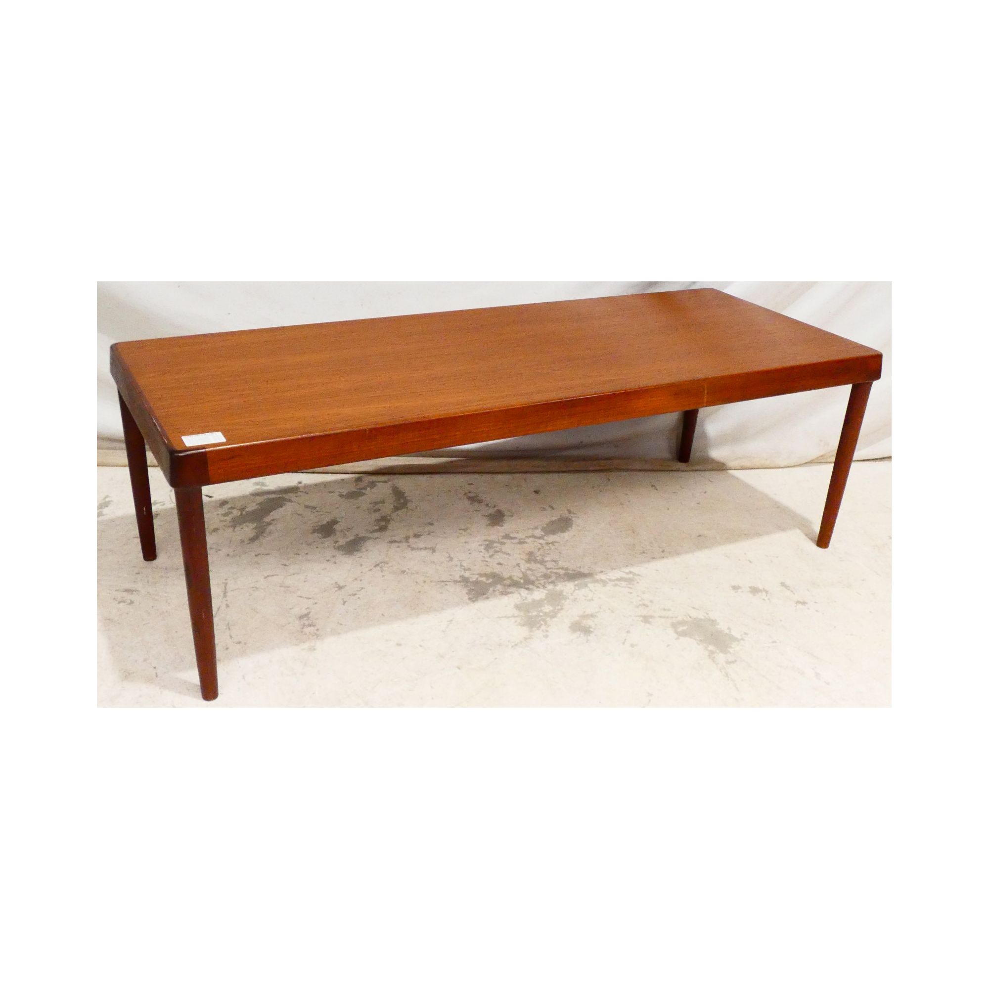 Grande Table Basse Danoise Rectangulaire Attribuée à Henning KJAERNULF Grande Table Basse Danoise Rectangulaire Attribuée à Henning KJAERNULF