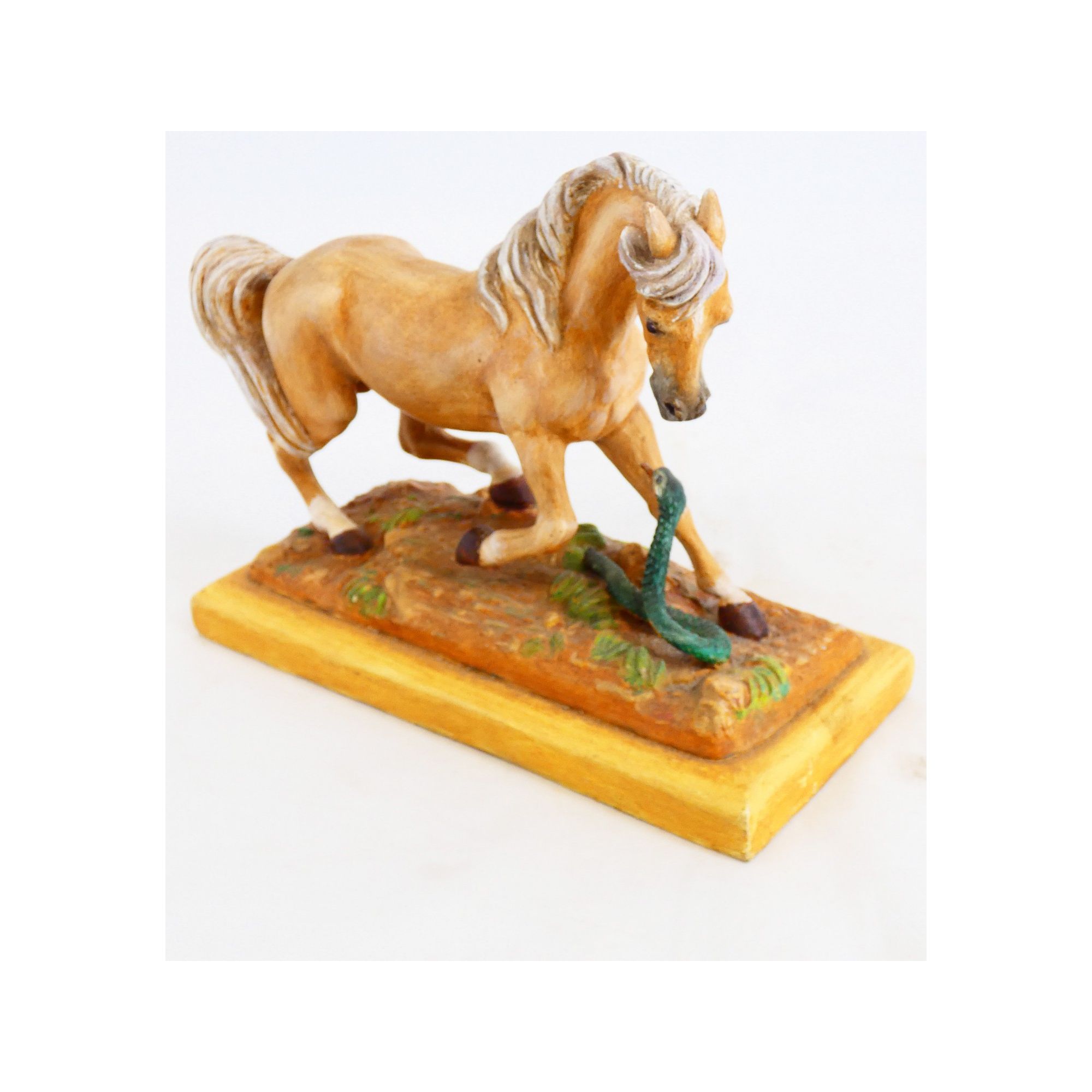 Sujet Cheval et Serpent en Régule Peint Sujet Cheval et Serpent en Régule Peint