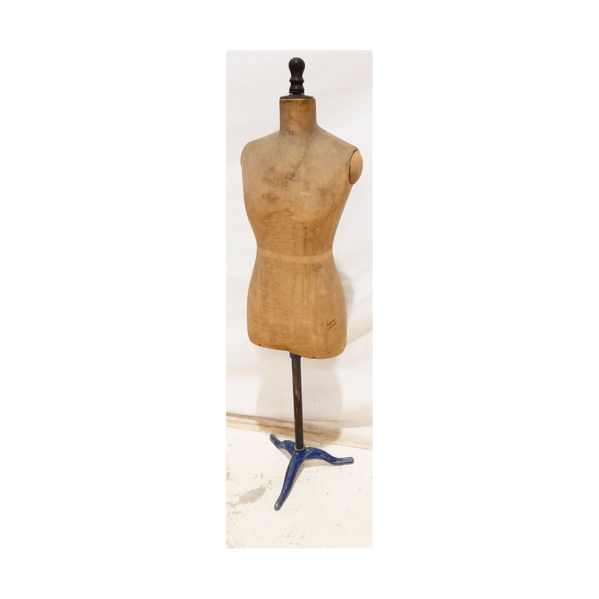 CLEO Paris Ancien Mannequin sur Piètement en Métal CLEO Paris Ancien Mannequin sur Piètement en Métal