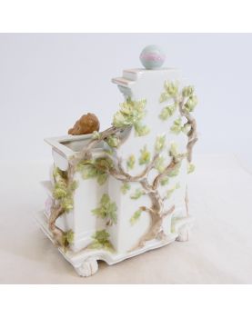 Porcelain Planter with Pigeons