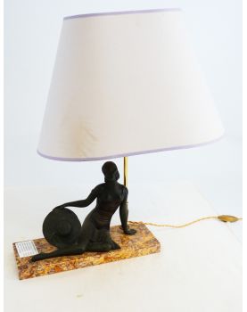 Lampe en Régule Femme Au Chapeau sur Socle en Marbre