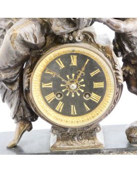 Pendule en Régule Sujet Femme et Enfant à Restaurer avec Balancier