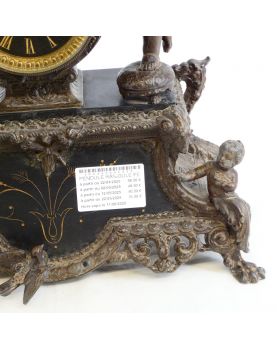 Pendule en Régule Sujet Femme et Enfant à Restaurer avec Balancier