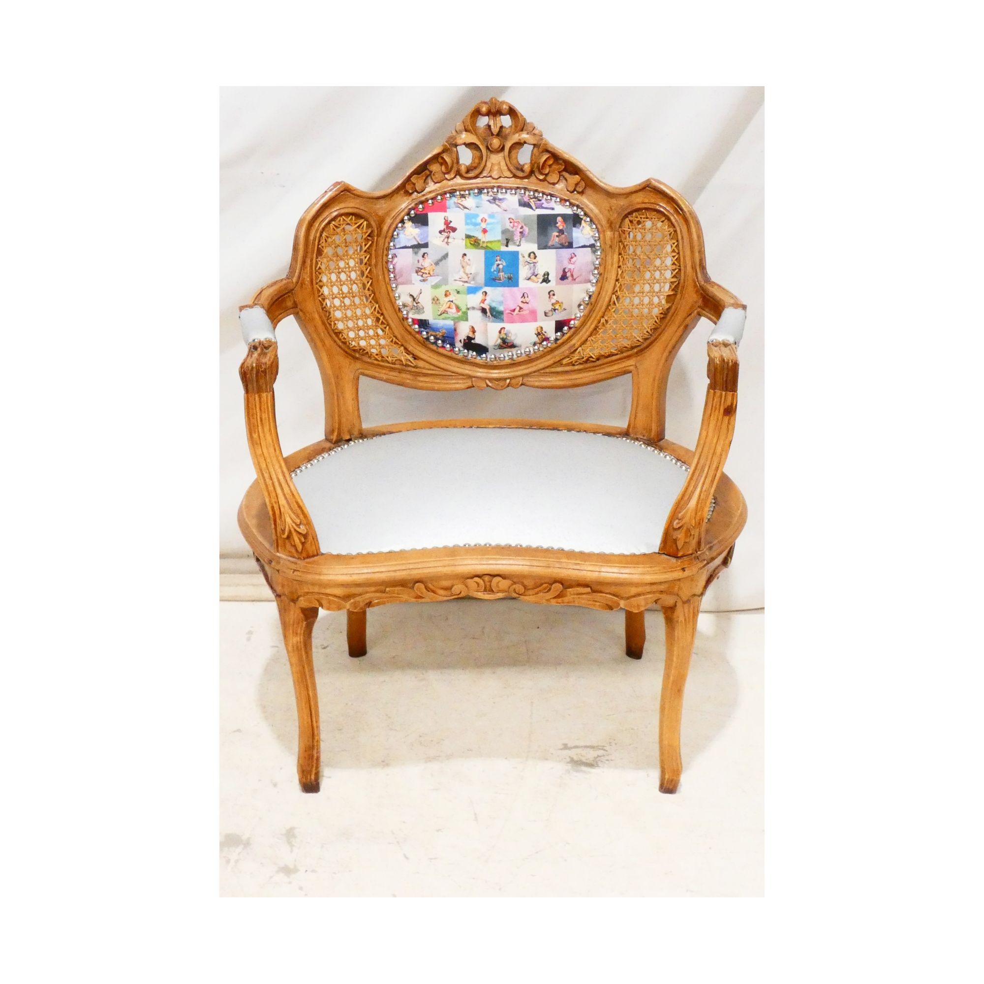 Canned Chair Pin-up Canned Chair Pin-up