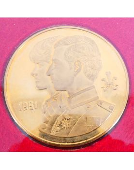 Médaille Anglaise Dorée Encadrée
