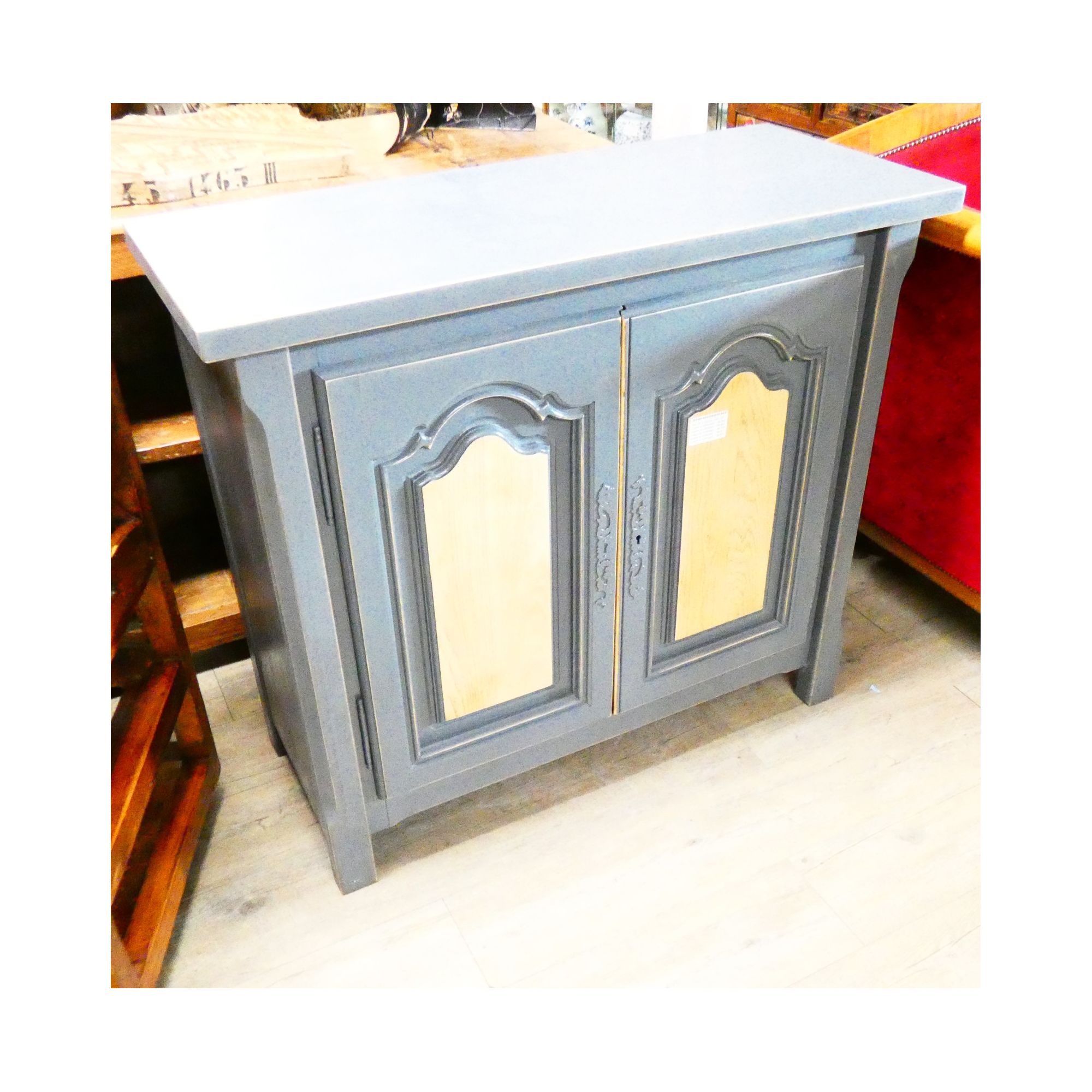 Two-tone 2-door cabinet Two-tone 2-door cabinet