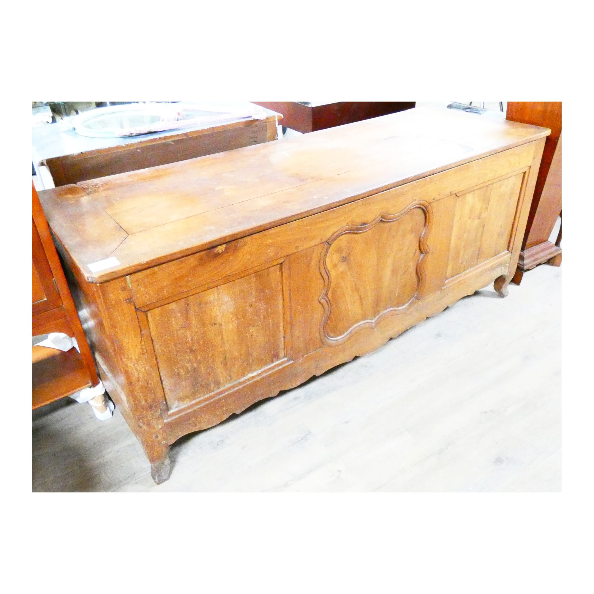Large Cherry Wood Maie Large Cherry Wood Maie