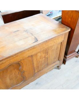 Large Cherry Wood Maie