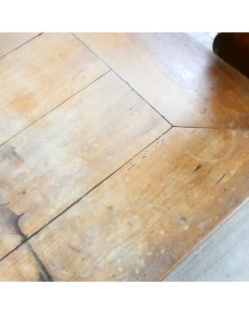 Large Cherry Wood Maie