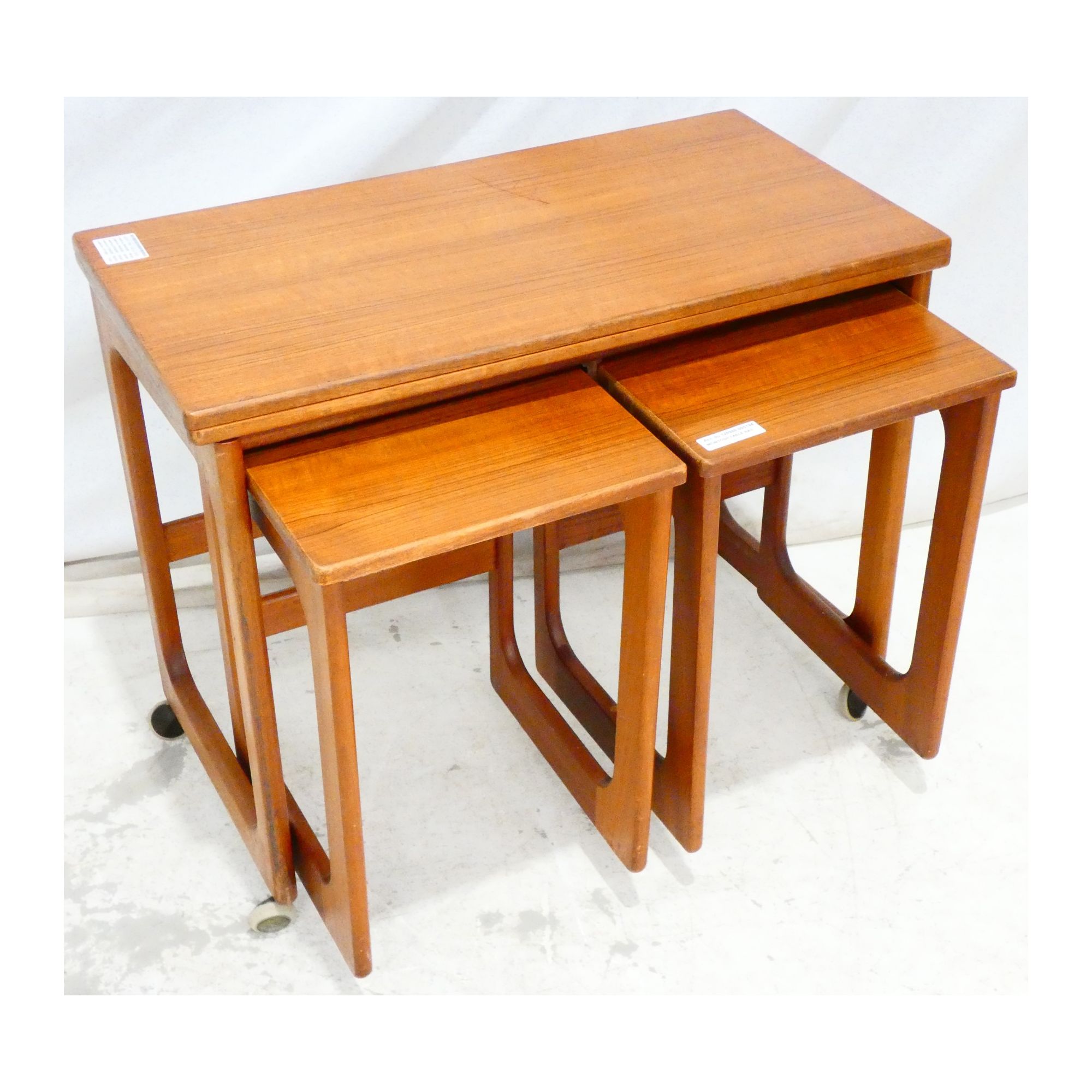 MCINTOSH Table Basse à Système avec 2 Tables Gigognes MCINTOSH Table Basse à Système avec 2 Tables Gigognes
