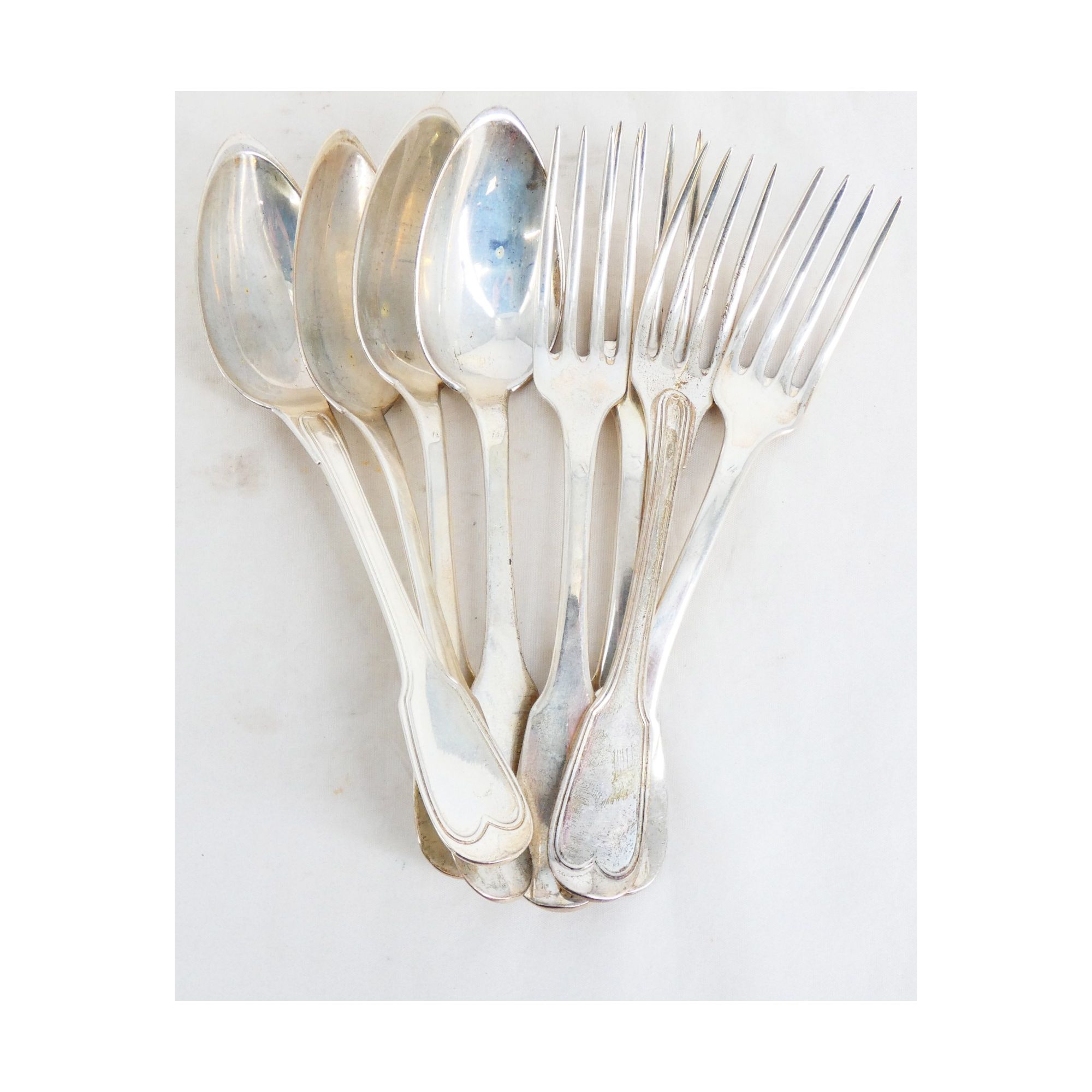 Lot de Couverts en Argent 610 Grammes Lot de Couverts en Argent 610 Grammes