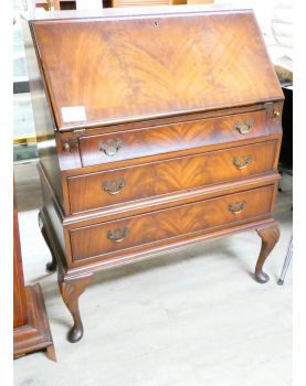 Scriban 3 Drawers with Drop-Leaf Doors
