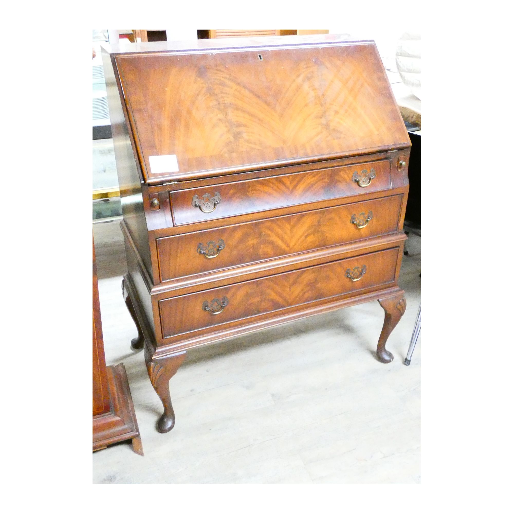 Scriban 3 Drawers with Drop-Leaf Doors Scriban 3 Drawers with Drop-Leaf Doors