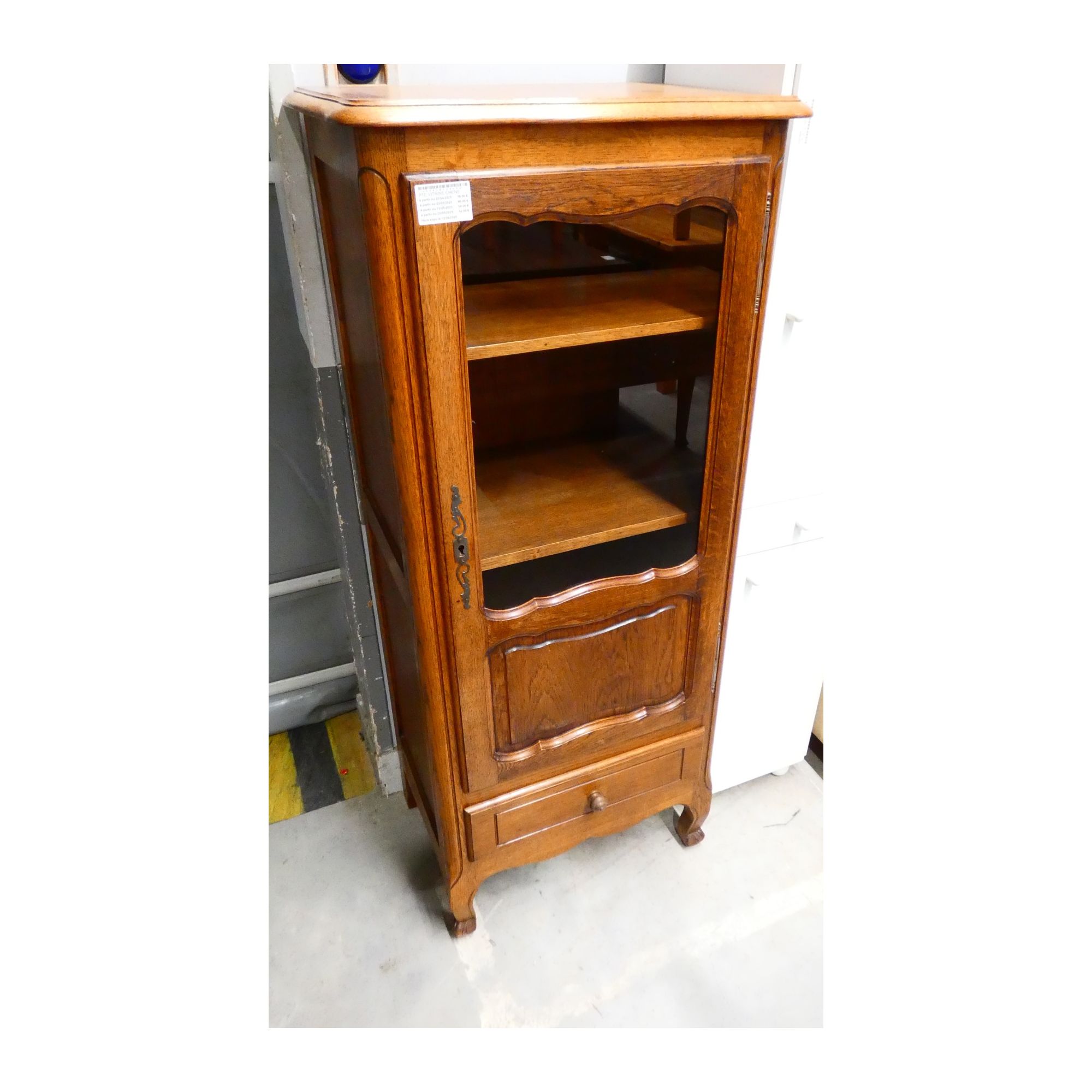 Small Louis XV Oak Display Cabinet with 1 Glass Door and 1 Drawer with Key Small Louis XV Oak Display Cabinet with 1 Glass Door and 1 Drawer with Key