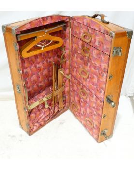 Ancienne Malle Cabine en Cuir