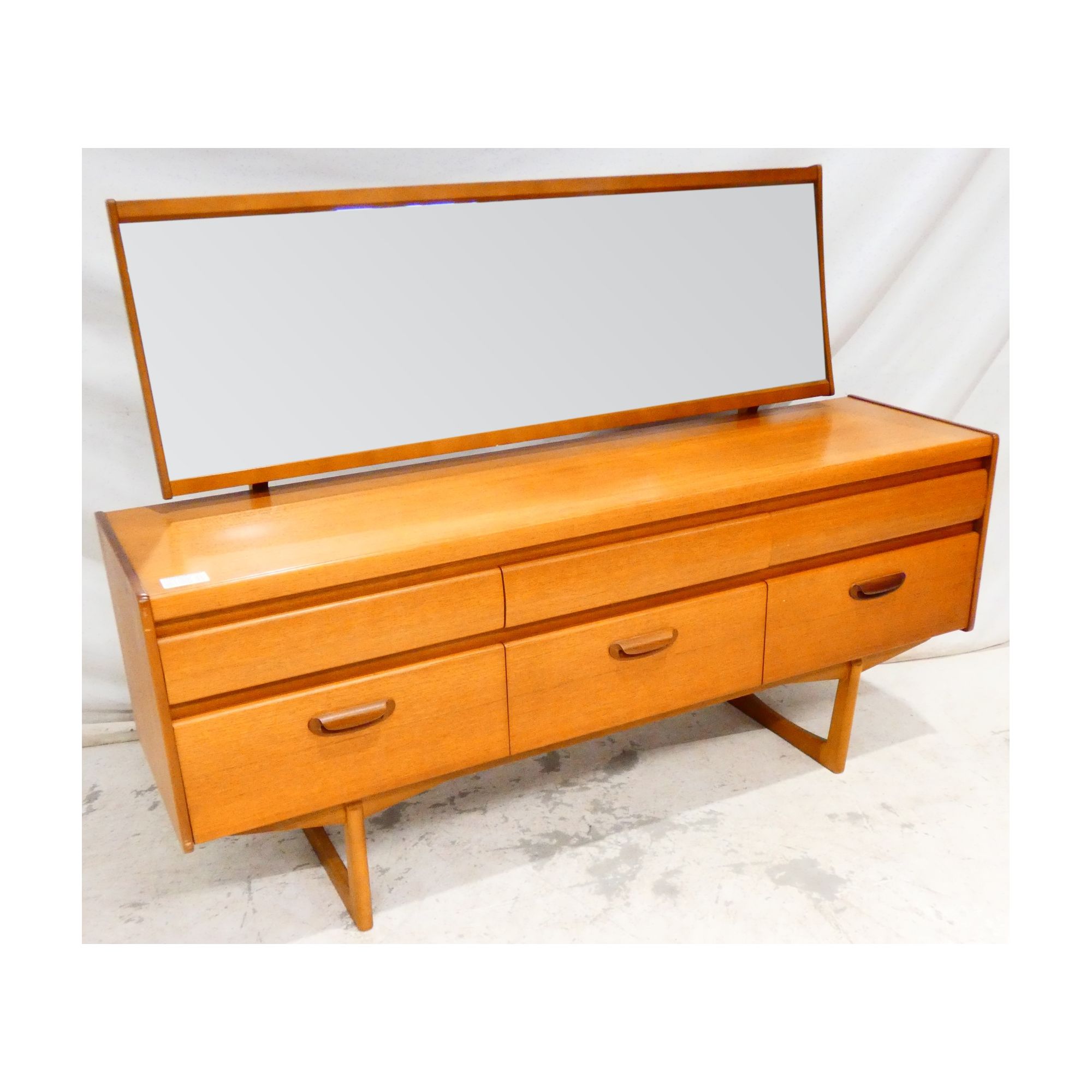 Scandinavian Style 6 Drawer Dressing Table Scandinavian Style 6 Drawer Dressing Table