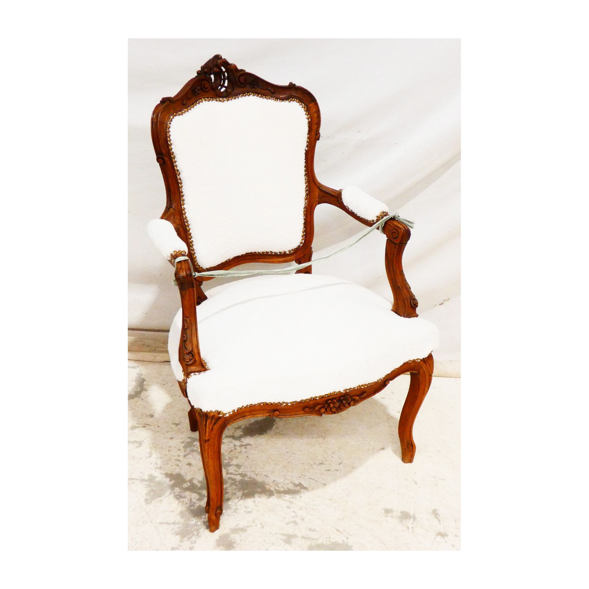 Fauteuil Relooké Moumoute Blanche Fauteuil Relooké Moumoute Blanche
