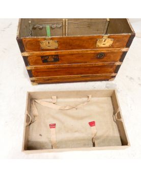 MOYNAT trunk
