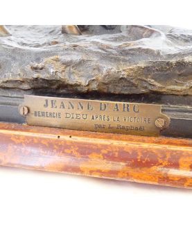 Sujet Jeanne d'Arc en Régule Patiné en Bronze sur Socle en Bois