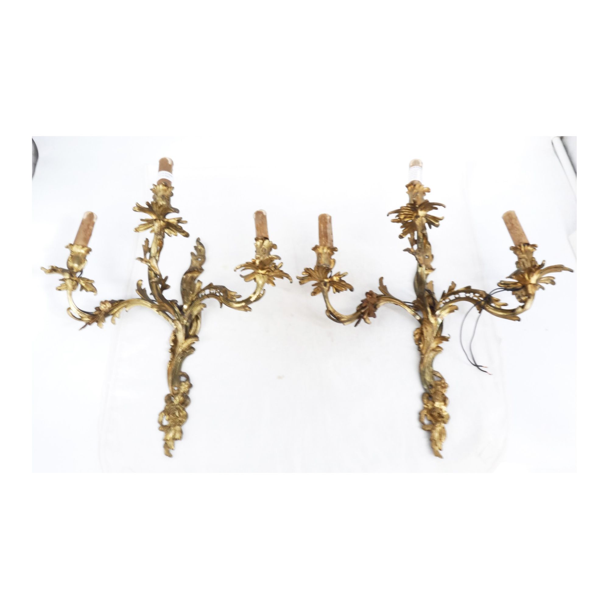 Paire d’Appliques en Bronze Style Louis XV Paire d’Appliques en Bronze Style Louis XV