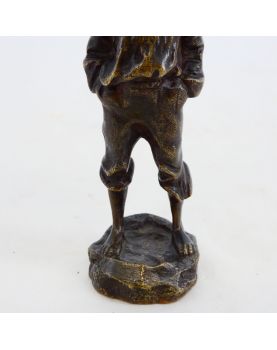 Petit Sujet Enfant à la Casquette en Bronze
