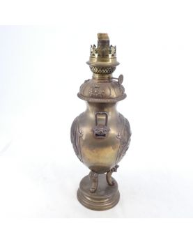 Lampe à Pétrole en Bronze Décor Asie Sans Verre