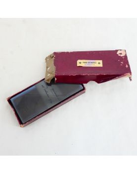 Viewer with Glass Plates