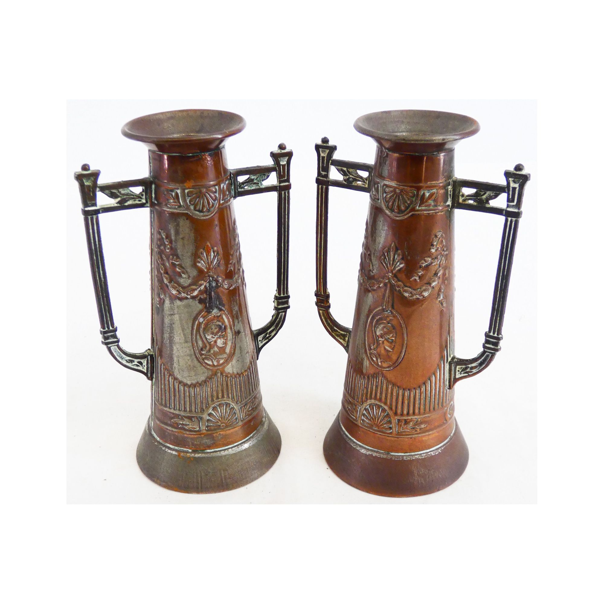 Paire de Petits Vases en Métal 1900 Paire de Petits Vases en Métal 1900
