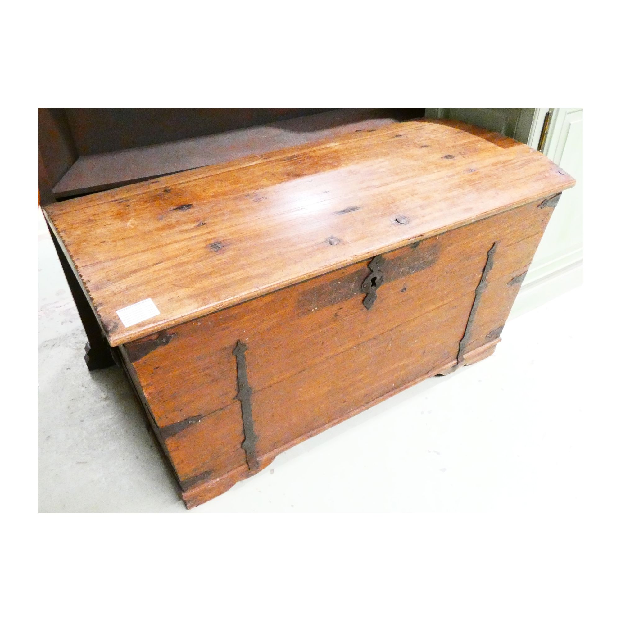 Coffre Bombé XIX 1853 avec Clé Coffre Bombé XIX 1853 avec Clé